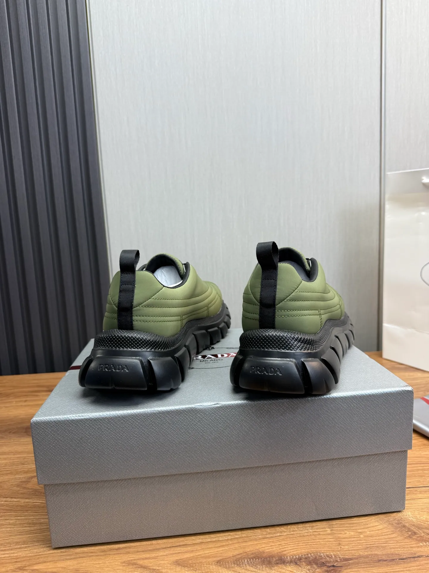 Men's shoes 💰580💰 [PRADA] Men's shoes are popular in the counter, official website synchronization, 1 high-quality shipment ✔️Imported waterproof fabric + cowhide lining, 1🆚1 replica, original sole, 38-45 (45 customized, non-refundable)